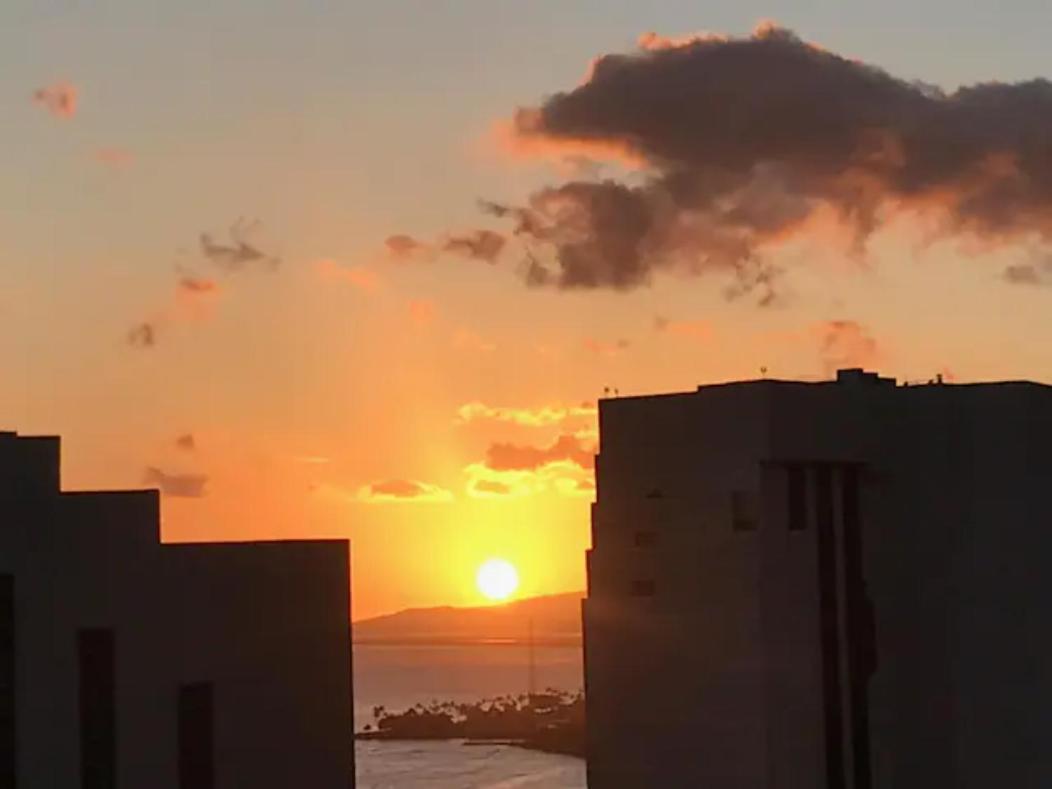 Waikiki Condo High Floor Views Beaches Convention Center Honolulu Bagian luar foto